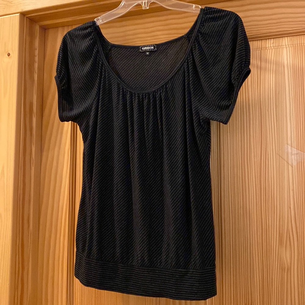 Gibbon cap sleeve black shirt, size m